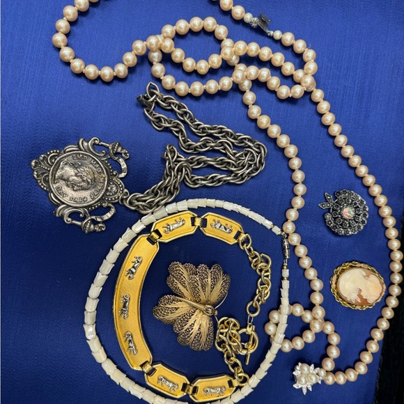 7 pc estate sale find jewelry bundle - Picture 10 of 10